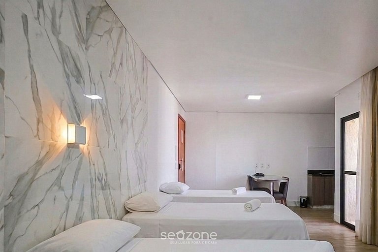 Studio em Cond. c/ Piscina e Vista Cid. CRY2513