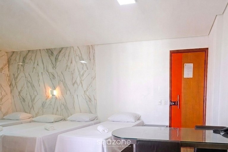 Studio em Cond. c/ Piscina e Vista Cid. CRY2513