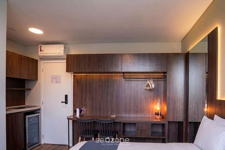 Studio em Cond. c/ Vista Montanha e Gar. UST0410