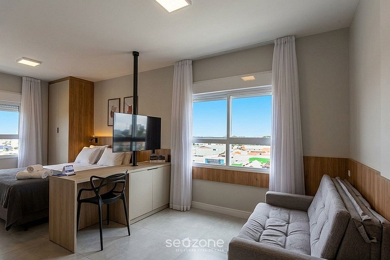 Studio em Cond. c/ Piscina e Vista Cid. CJG0904