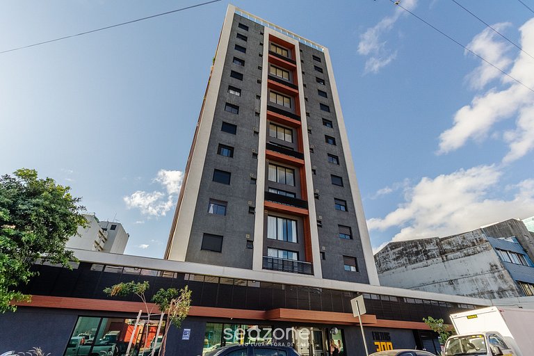 Apto. em Cond. c/ Piscina e Terraço RPF0307