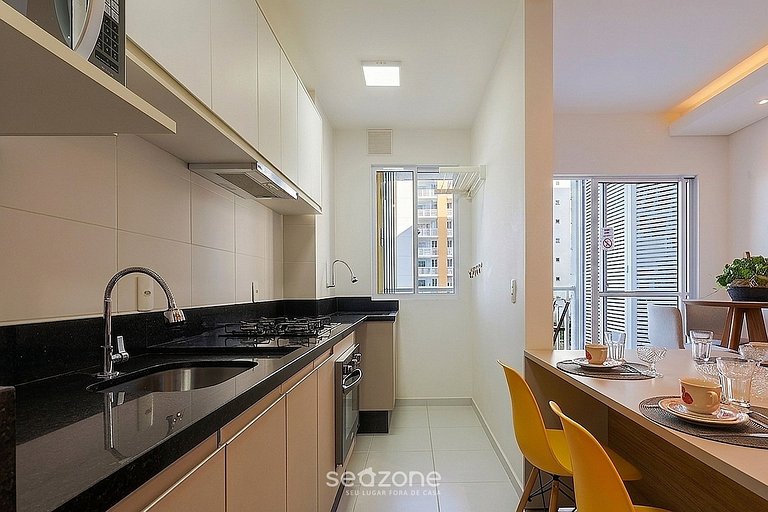 Apto. em Cond. c/ Piscina e Vista Praia VAC4303