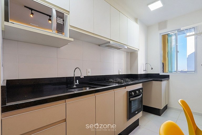 Apto. em Cond. c/ Piscina e Vista Praia VAC4303