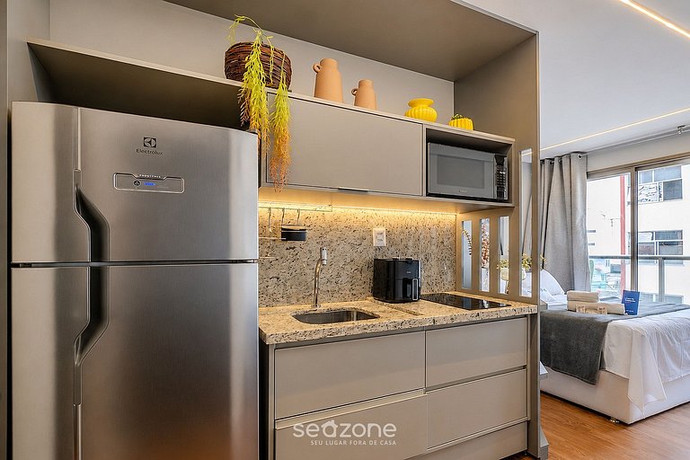 Studio em Cond. c/ Piscina e Vista Cid. CAO0206