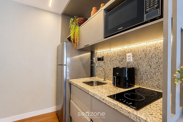 Studio em Cond. c/ Piscina e Vista Cid. CAO0206