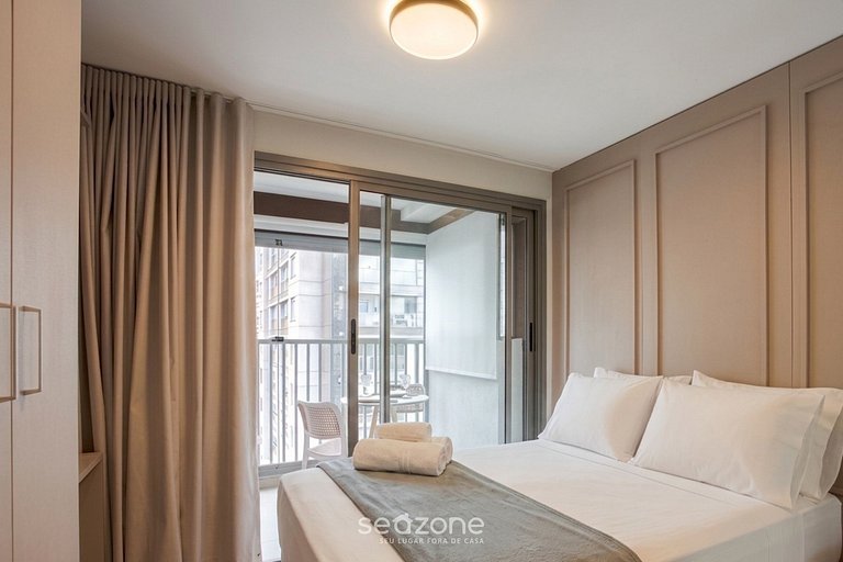Studio em Cond. c/ Piscina e Vista Cid. CUB0137