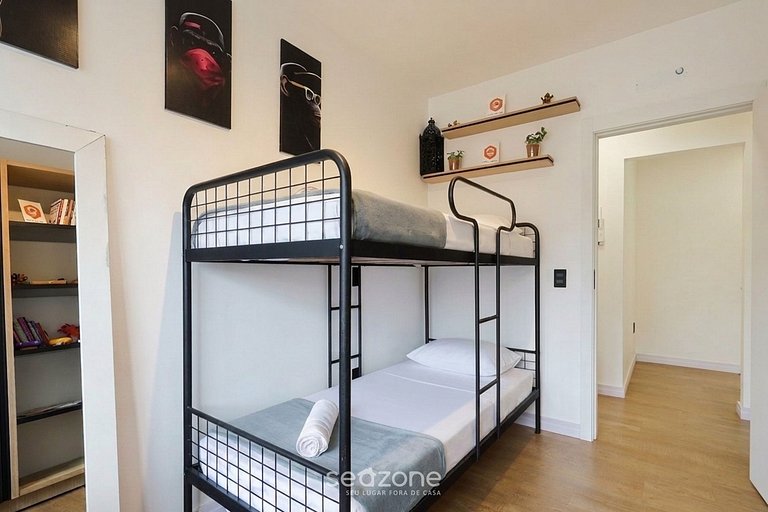 Casa em Cond. a 910m da Armação HTS1806