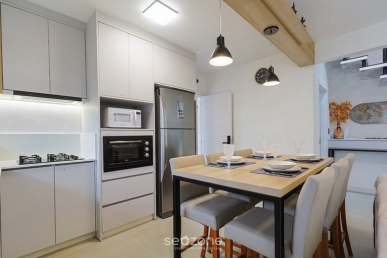 Casa em Cond. a 910m da Armação HTS1806