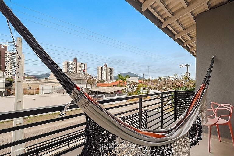 Casa em Cond. a 910m da Armação HTS1806
