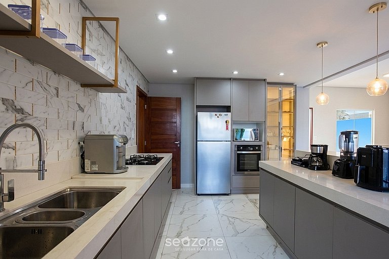 Casa em Cond. c/ Piscina e churrasq. MAM0007