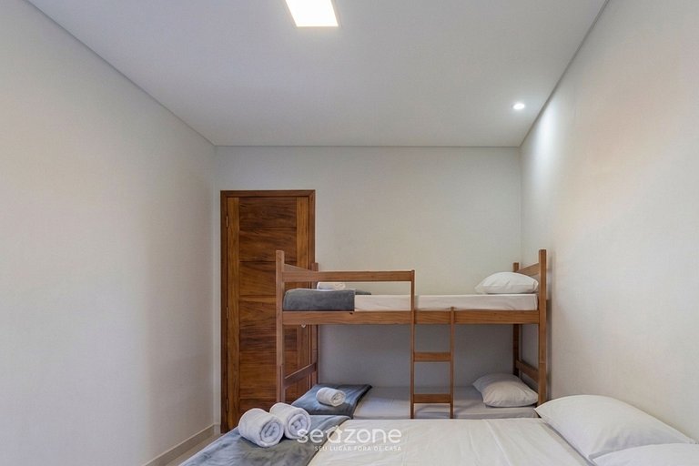 Casa em Cond. c/ Piscina e churrasq. MAM0007