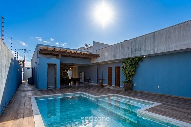 Casa em Cond. c/ Piscina e churrasq. MAM0007