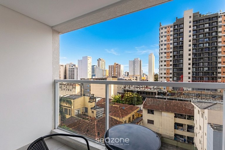 Studio Bem localizado em Cond. MAN0603