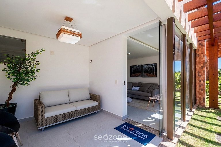 Casa c/ Balcón en Condo. c/ Piscina VIE0011