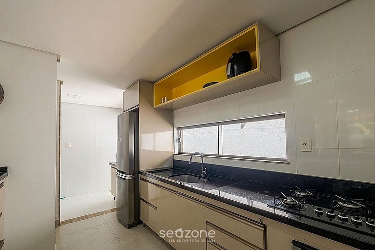 Casa c/ Varanda em Cond. c/ Piscina VIE0011