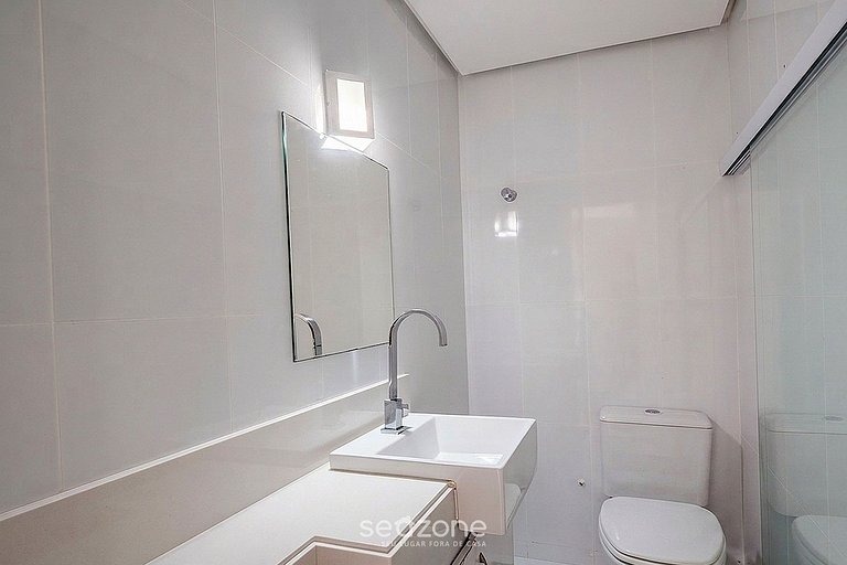 Casa c/ Varanda em Cond. c/ Piscina VIE0011