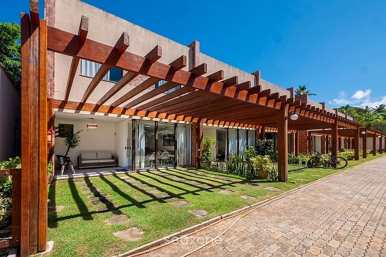 Casa c/ Varanda em Cond. c/ Piscina VIE0011