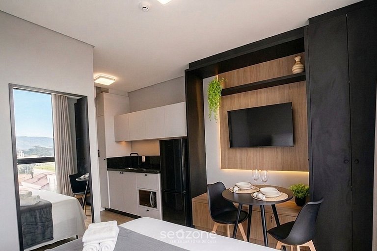 Studio em Cond. c/ Vista p/ Cidade UST0306