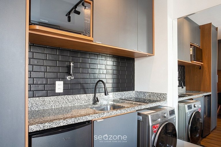 Studio c/ Terraço em Cond. c/ Piscina BVA1408
