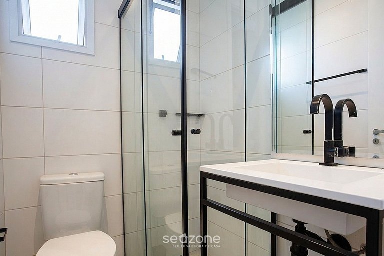 Studio c/ Terraço em Cond. c/ Piscina BVA1408
