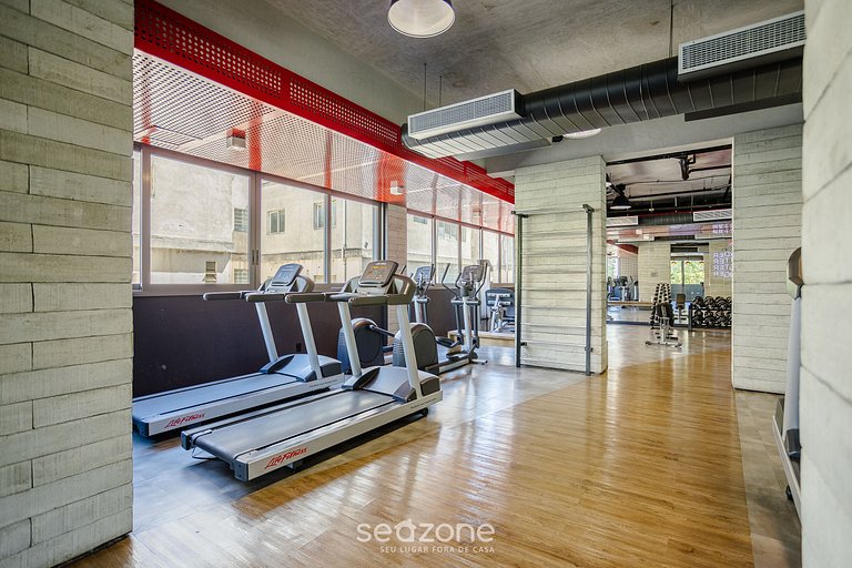 Studio em Cond. c/ Piscina e Vista Cid. FRE1008
