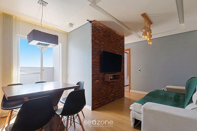Apartamento em condomínio com piscina a 500 metros do mar RL