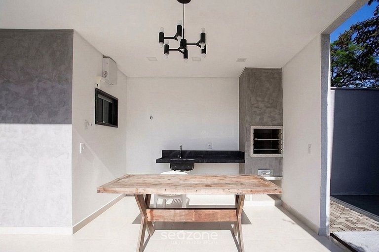 Apto. en Condo. c/ Piscina ARY0015