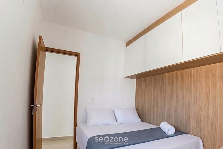 Apto. em Cond. c/ Piscina e Vista Praia HDL1403