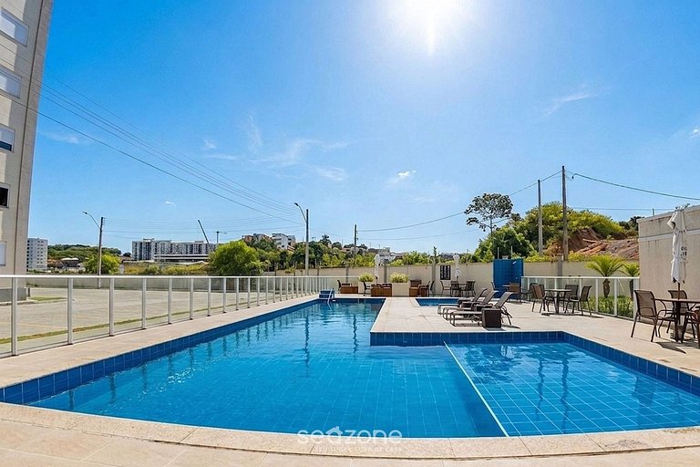 Apto. em Cond. c/ Piscina e Vista Praia HDL1403