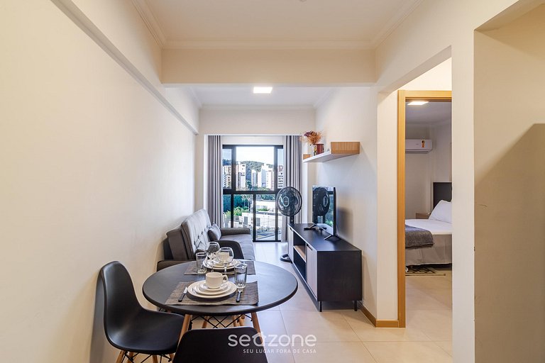 Apto. em Cond. c/ Piscina e Vista Cid. UNQ0908