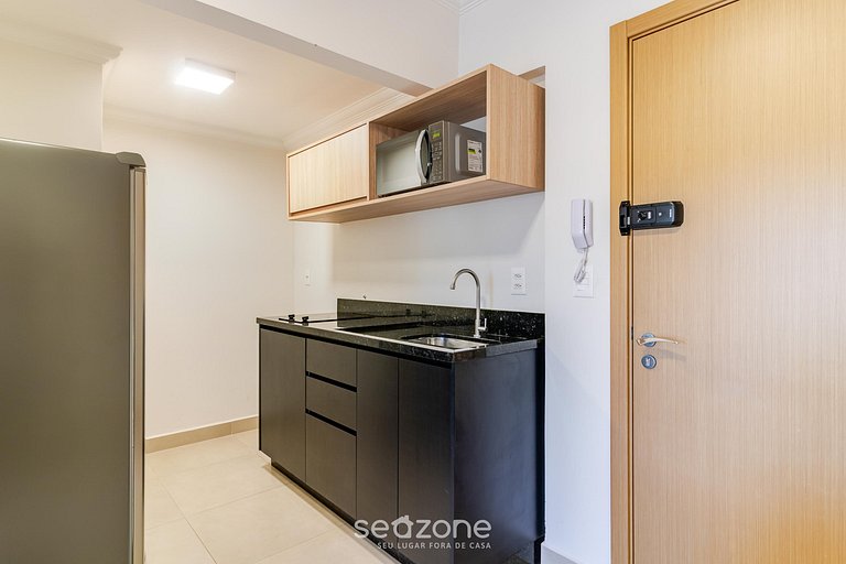 Apto. em Cond. c/ Piscina e Vista Cid. UNQ0908
