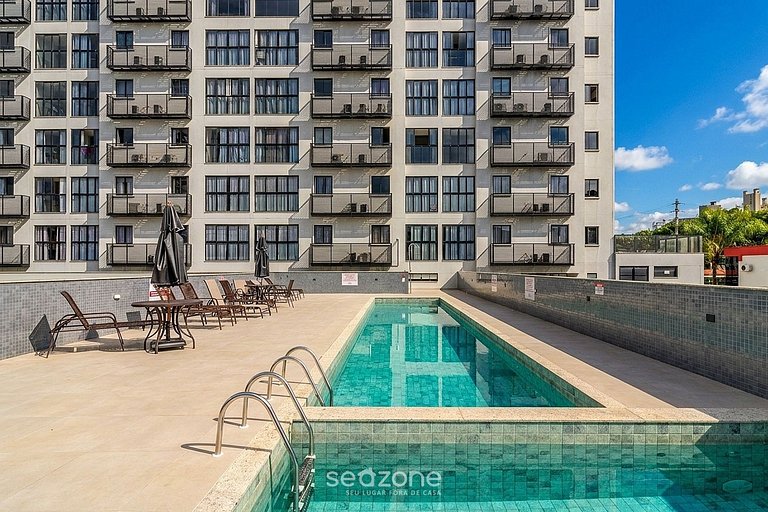 Apto. em Cond. c/ Piscina e Vista Cid. UNQ0908