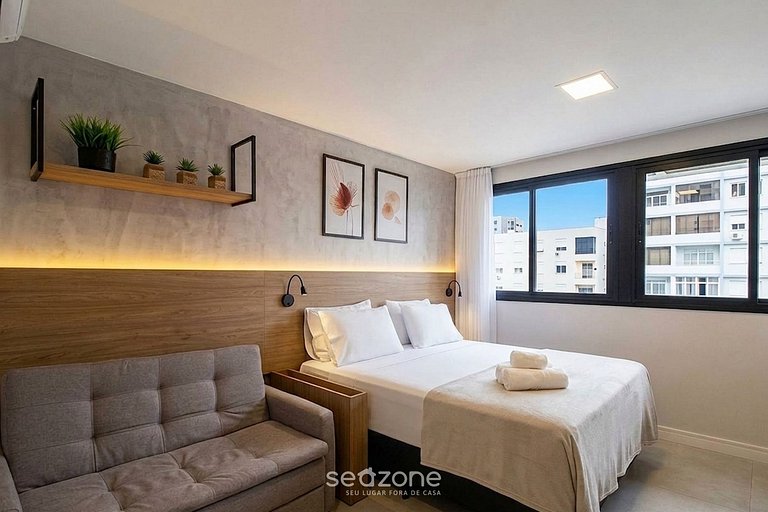 Studio em Cond. c/ Piscina e Vista Cid. GRB0505