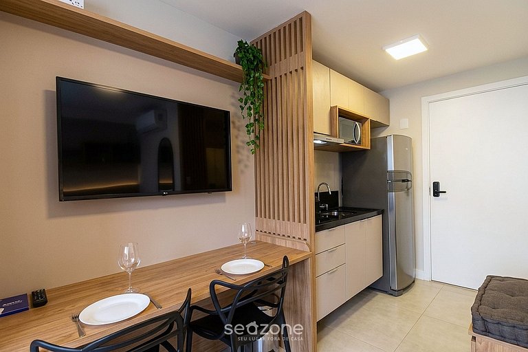 Studio em Cond. c/ Piscina e Vista Cid. GRB0505