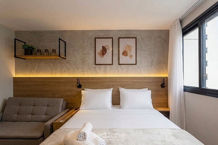 Studio em Cond. c/ Piscina e Vista Cid. GRB0505