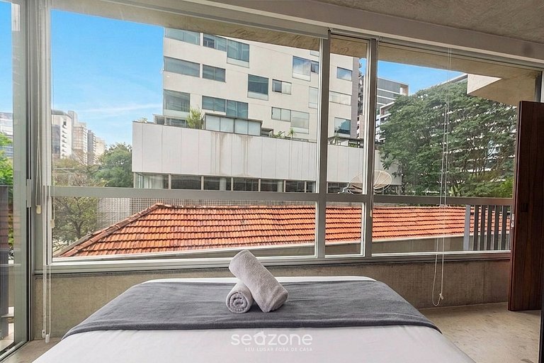 Apto. c/ Terraço em Cond. c/ Piscina FLI0022