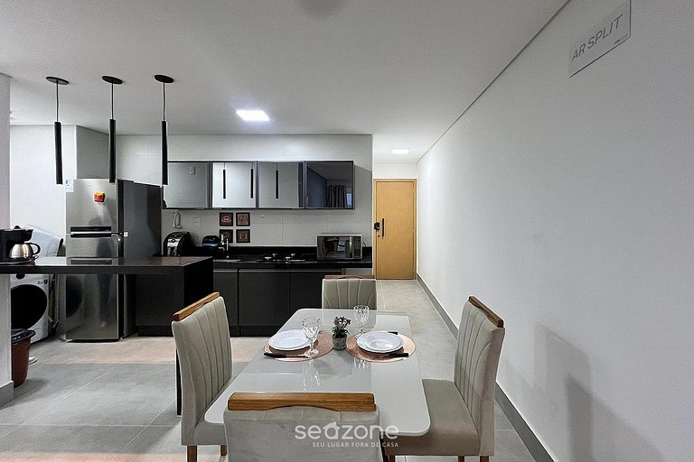 Apto. em Cond. c/ Piscina e Vista Cid. GRL0801