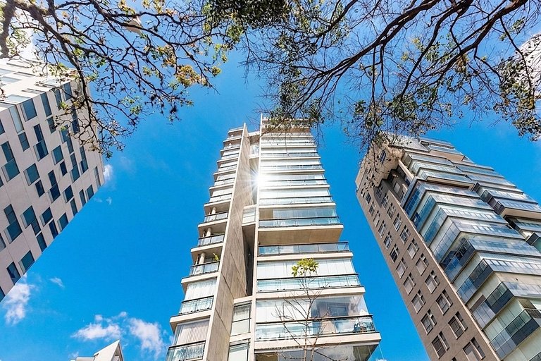 Apto. c/ Terraza en Condo. c/ Piscina FLI0022