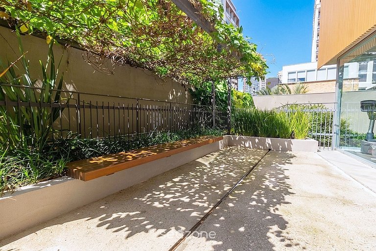 Apto. c/ Terraza en Condo. c/ Piscina FLI0022