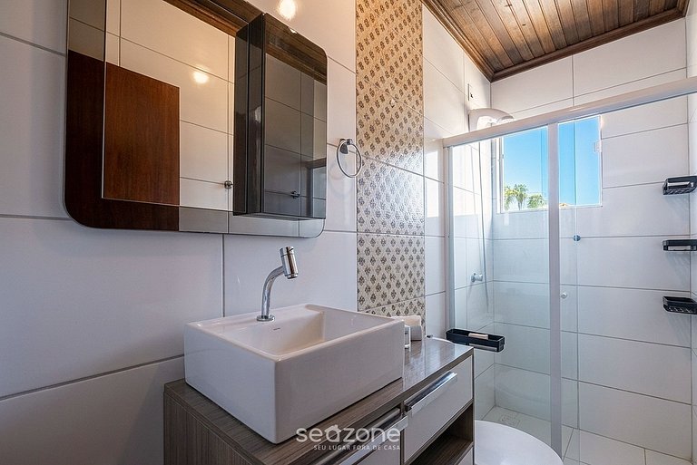 Apto. c/ churrasq. em Cond. c/ Piscina BAN0004