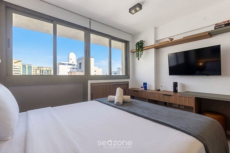 Studio em Cond. c/ Piscina e Vista Cid. BEM1402