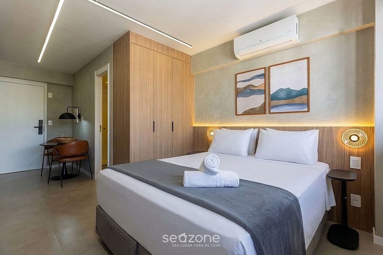 Studio em Cond. c/ Piscina e Vista Cid. BEM1402