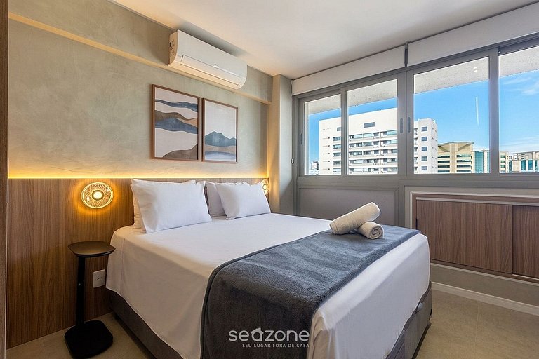Studio em Cond. c/ Piscina e Vista Cid. BEM1402
