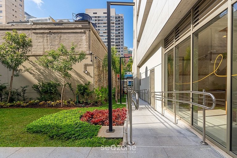 Studio em Cond. c/ Piscina e Vista Cid. BEM1402
