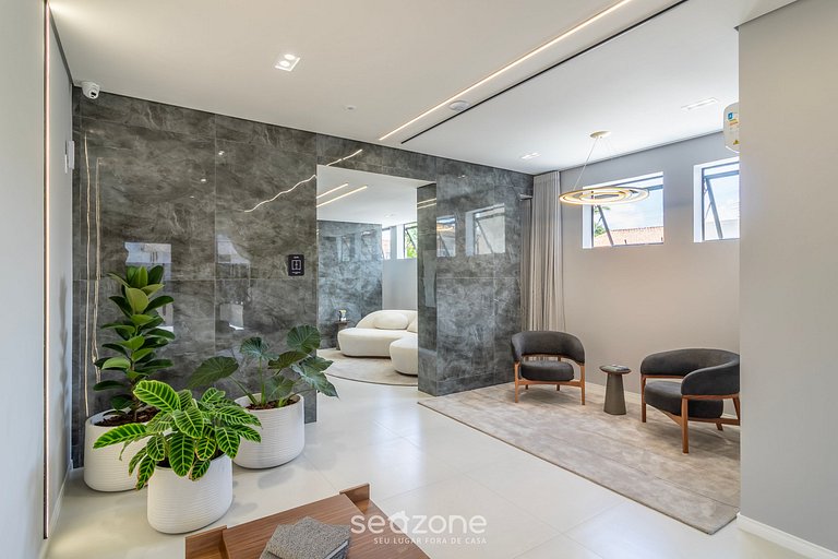 Apto. en Condo. c/ Piscina y parr. LAV0504