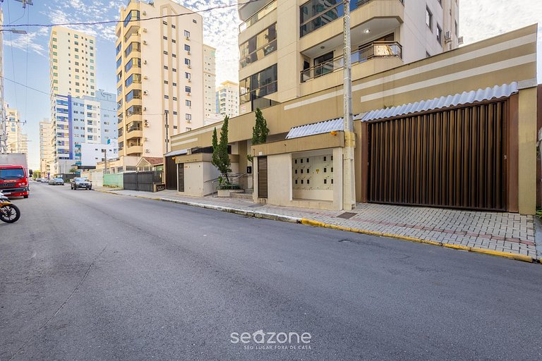 Apto. c/ churrasq. a 730m da Praia MEI0202