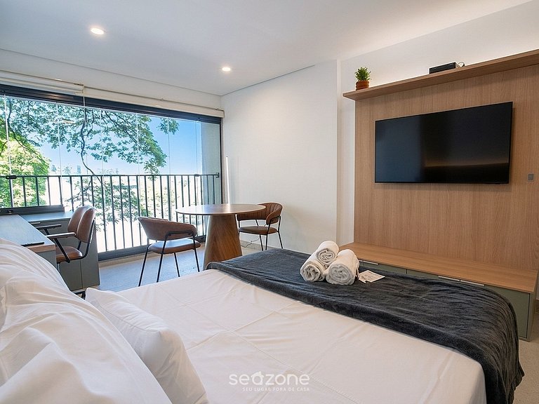 Studio em Cond. c/ Piscina e Vista Cid. GPE0011