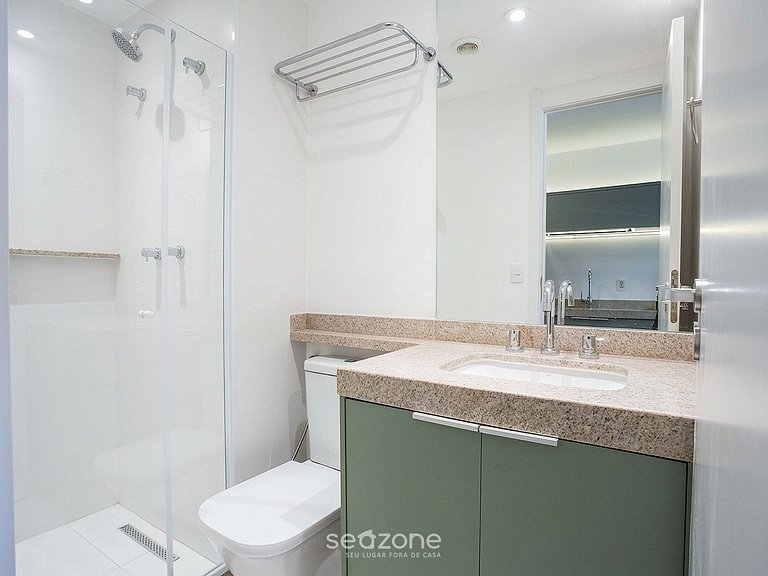 Studio em Cond. c/ Piscina e Vista Cid. GPE0011