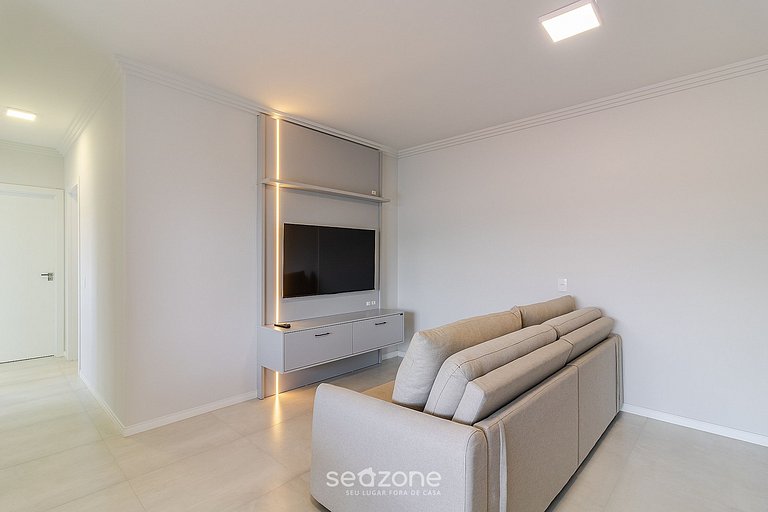 Apto. c/ churrasq. em Cond. c/ Piscina LAV0302