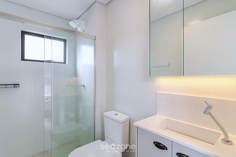 Apto. c/ churrasq. em Cond. c/ Piscina LAV0302